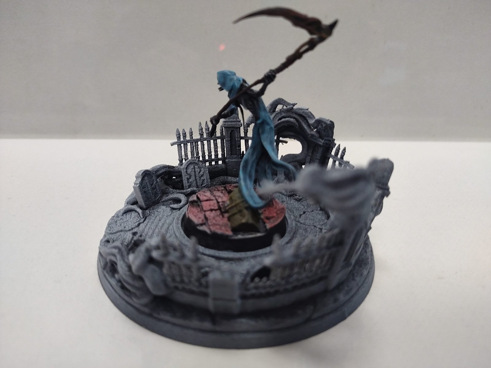 Diorama cimetière et spectres pour figurines socle de 28 mm à XX mm 6 Diorama cimetière et spectres pour figurines socle de 28 mm à XX mm